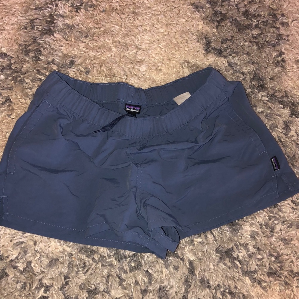 Patagonia barely baggies shorts M new